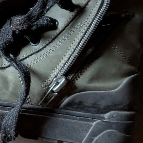 Zara Kids CONTRASTING HIGH-TOP SNEAKERS Khaki Green | Size 2 - Picture 13 of 16